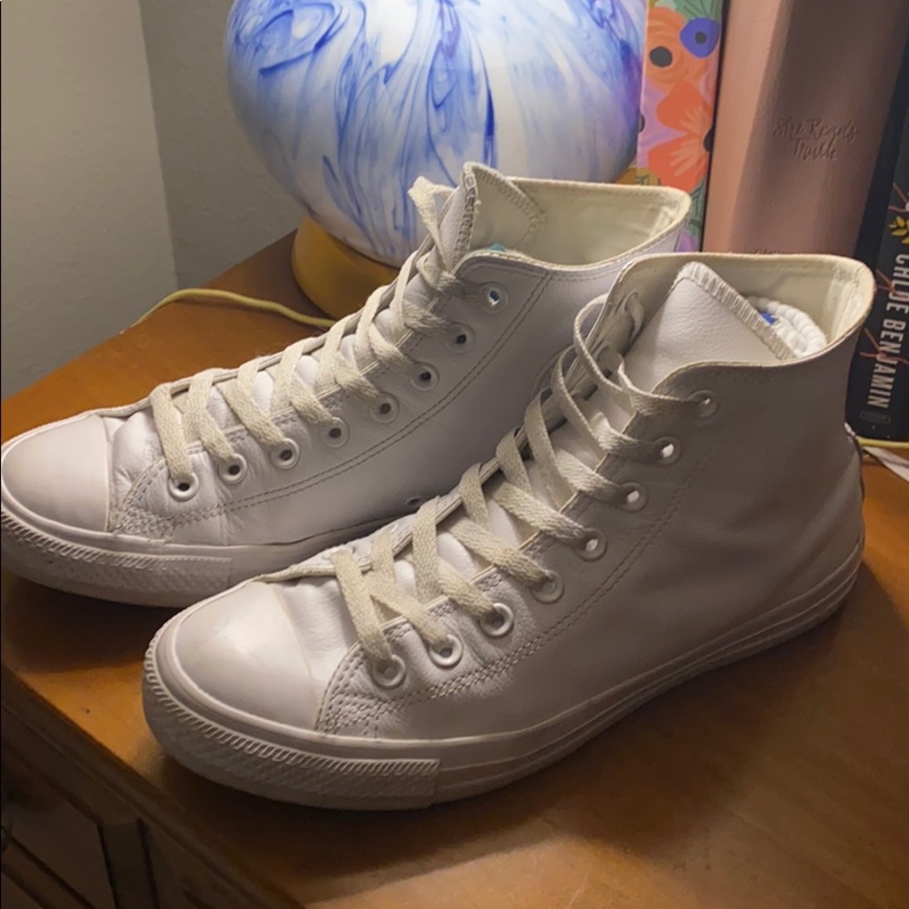 White leather Converse High top